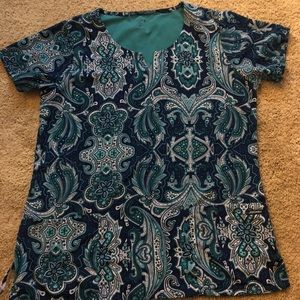 Scrub top size medium